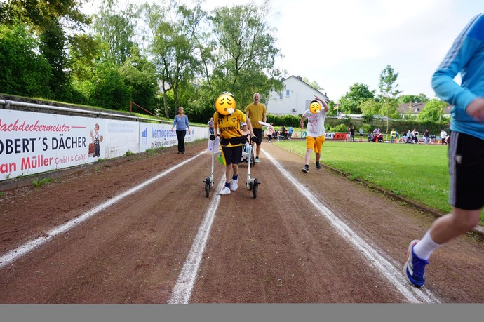 Schülerinnen beim Sprint
