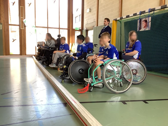 Die Bochumer Mannschaft beim Zuschauen