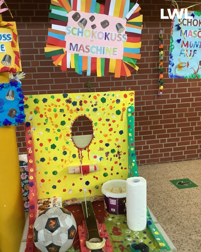 Eine bunte Schokokussmaschine.