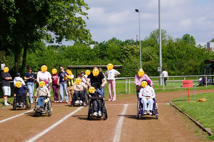 Drei Sprinter am Start.