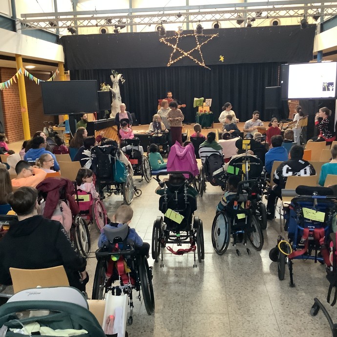 None (vergrößerte Bildansicht wird geöffnet)