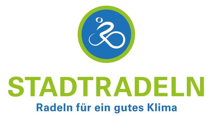 Logo der Aktion Stadtradeln - erin stilisierter Radfahrer vor blauem Hintergrund. Schriftzug "Radeln für ein gutes Klima"