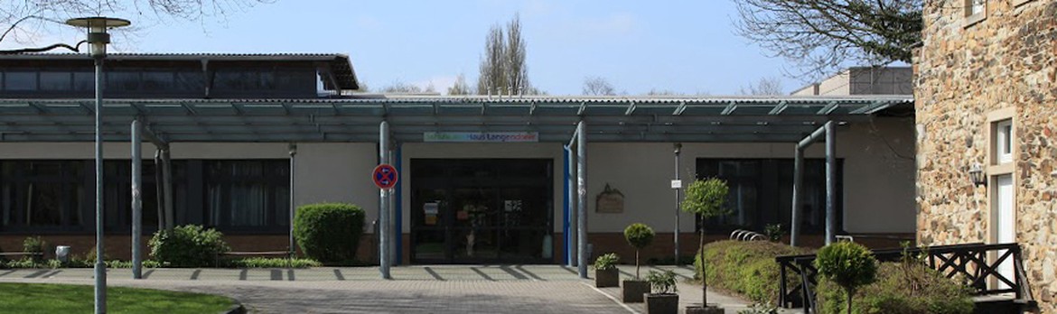 Haupteingang der Schule am Haus Langendreer