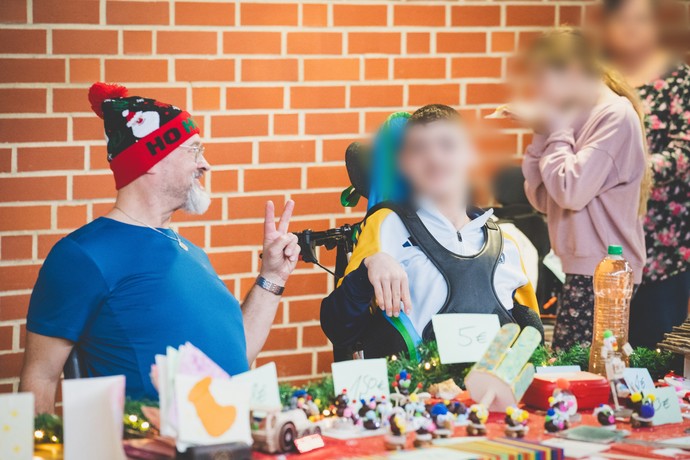 Ein Verkauftsstand mit Verkäufern